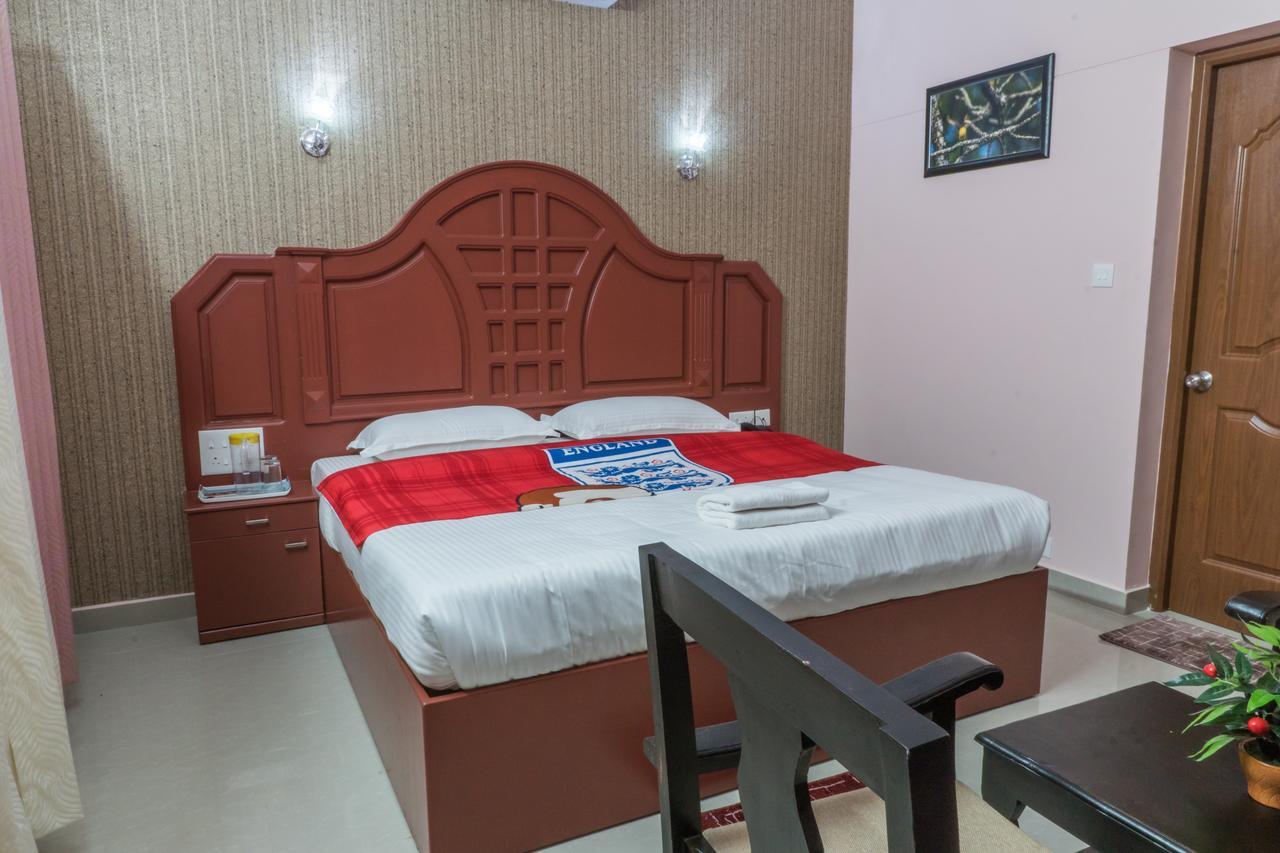 Clirind Resort Athirappilly Esterno foto