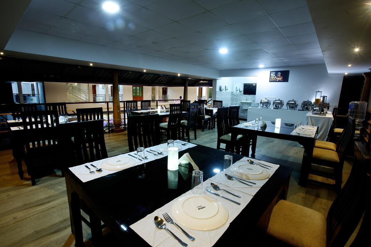 Clirind Resort Athirappilly Esterno foto