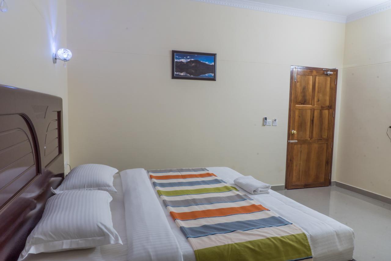 Clirind Resort Athirappilly Esterno foto