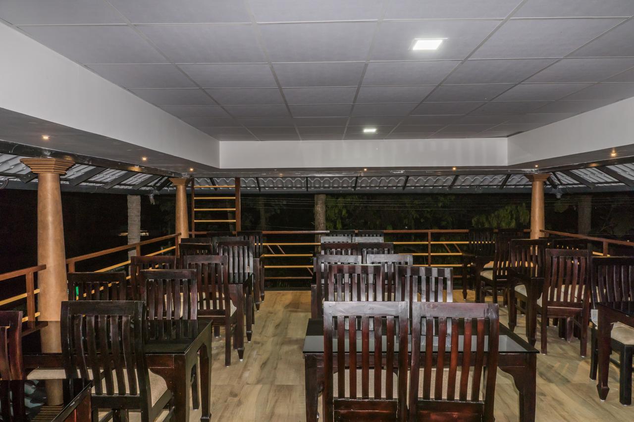 Clirind Resort Athirappilly Esterno foto
